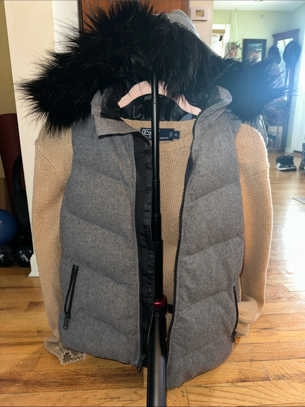 🫐 2/$25 SALE- Gap Gray Quilted Faux-Fur Hood Vest